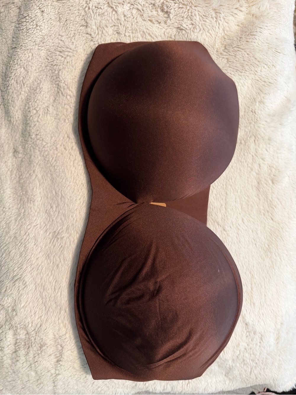 SKIMS Últimate collection push-up strapless bra in color Cocoa